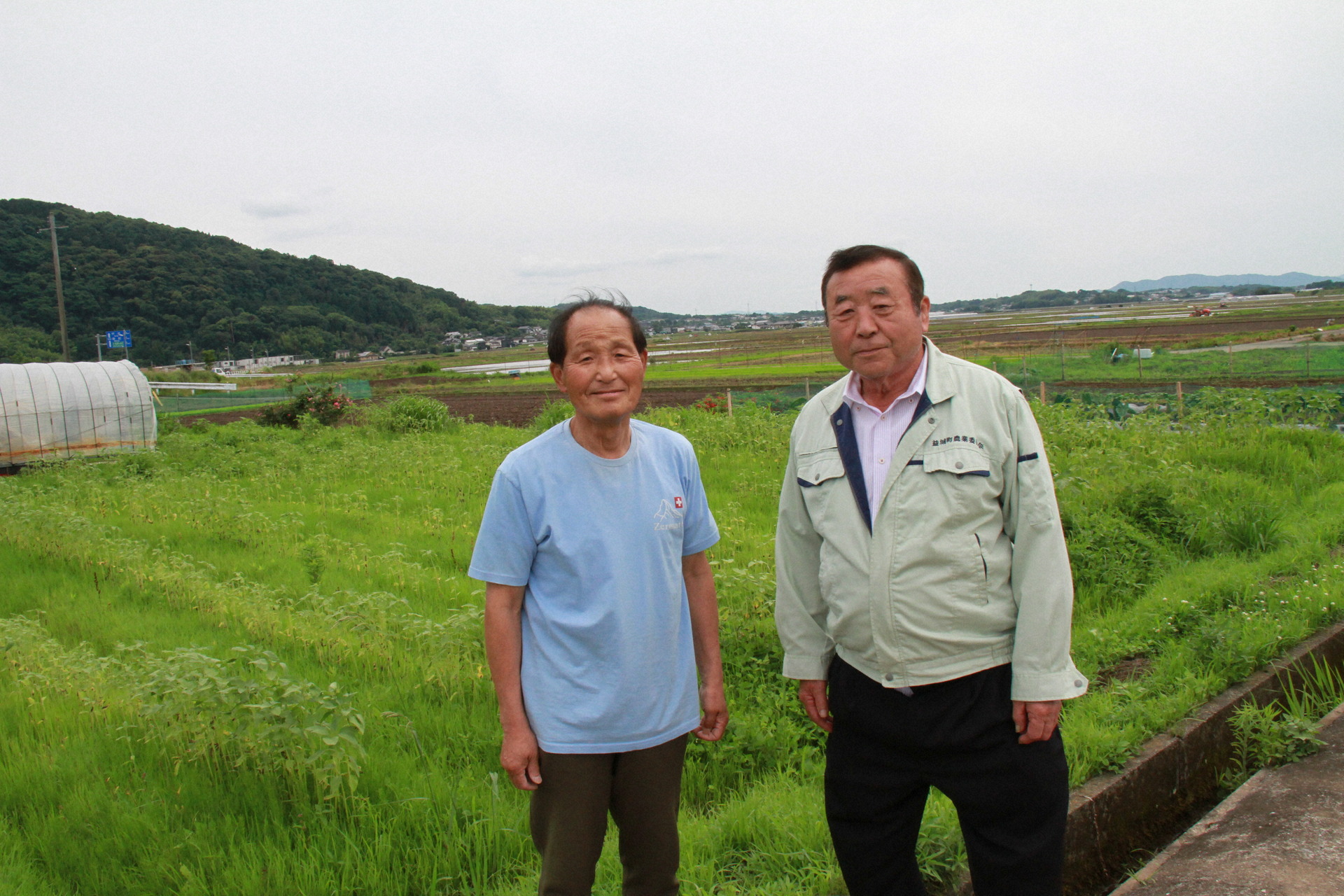松本会長(右)と井川委員