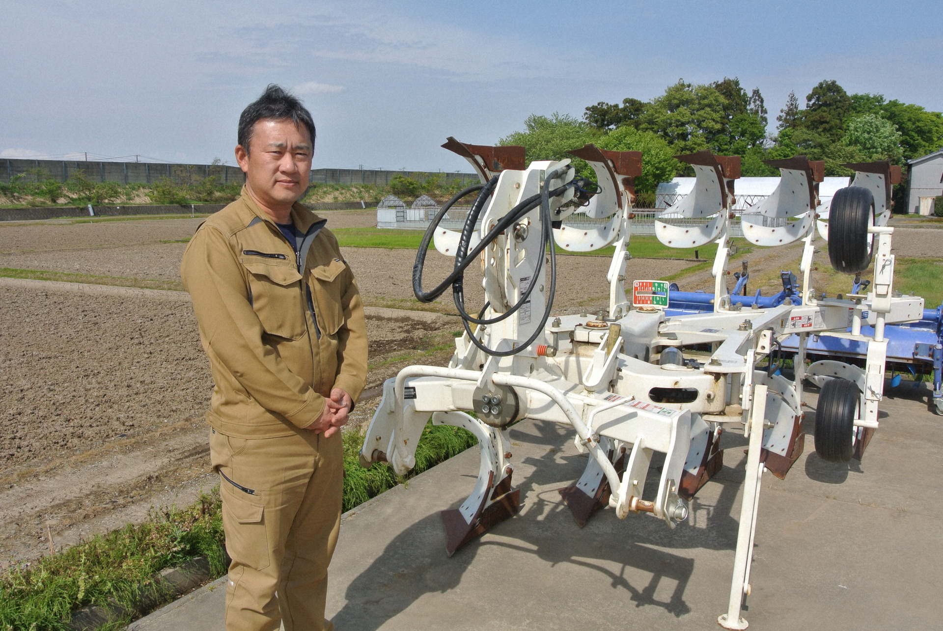 転作大豆の作付けでは欠かせないプラウ耕用のアタッチメント