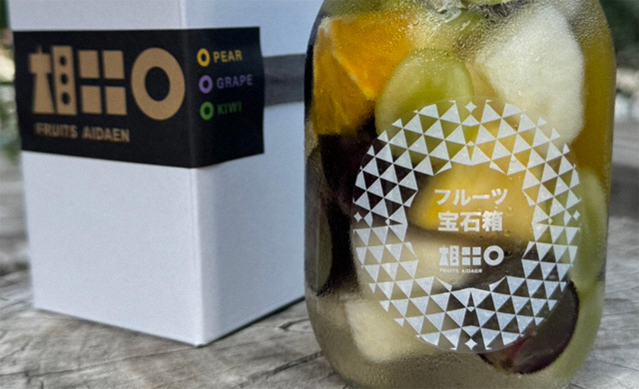 果実の風味を活かした非加熱のフルーツポンチ「フルーツ宝石箱」も人気