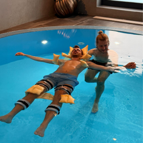Wassertherapie im Pool