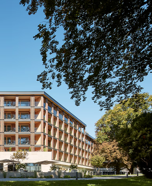 Buff Medical Resort — Außenansicht mit Park am Bodensee