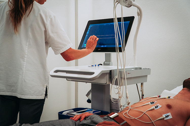 Langzeit-Blutdruckmessung und Langzeit-EKG