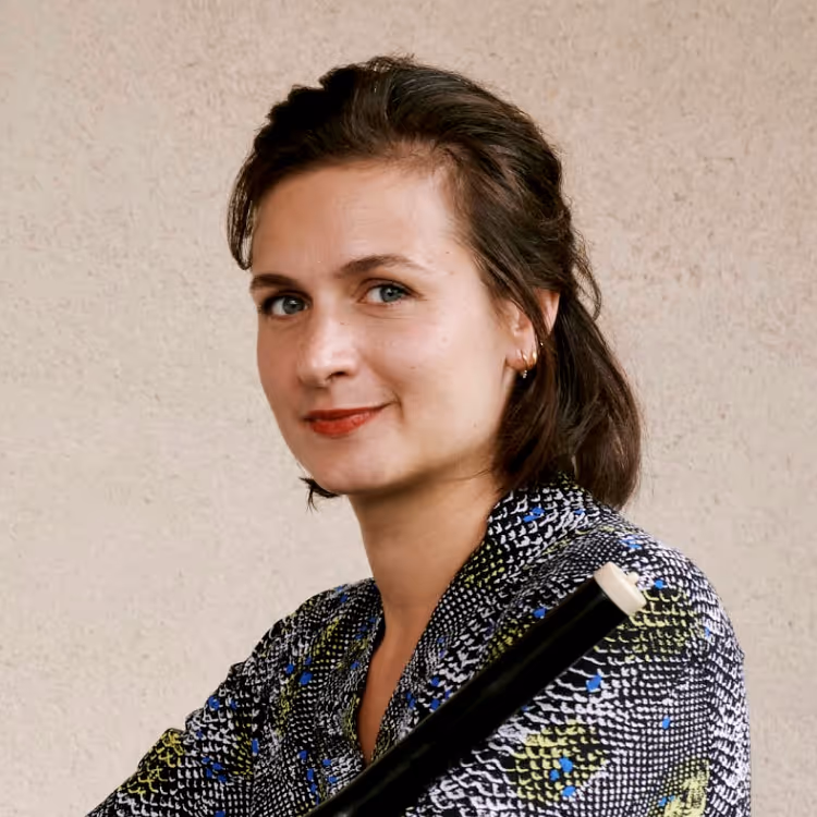 Portret van Anna Besson van het muzikaal ensemble a nocte temporis