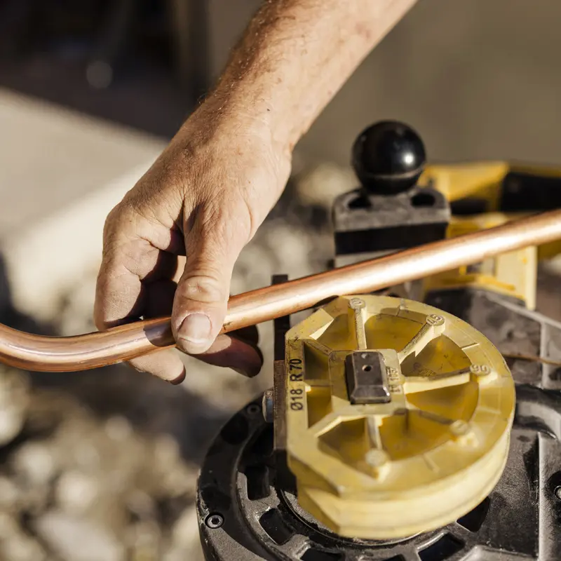 Référence bâtiment Prana Énergie avec équipements de chauffage et climatisation.