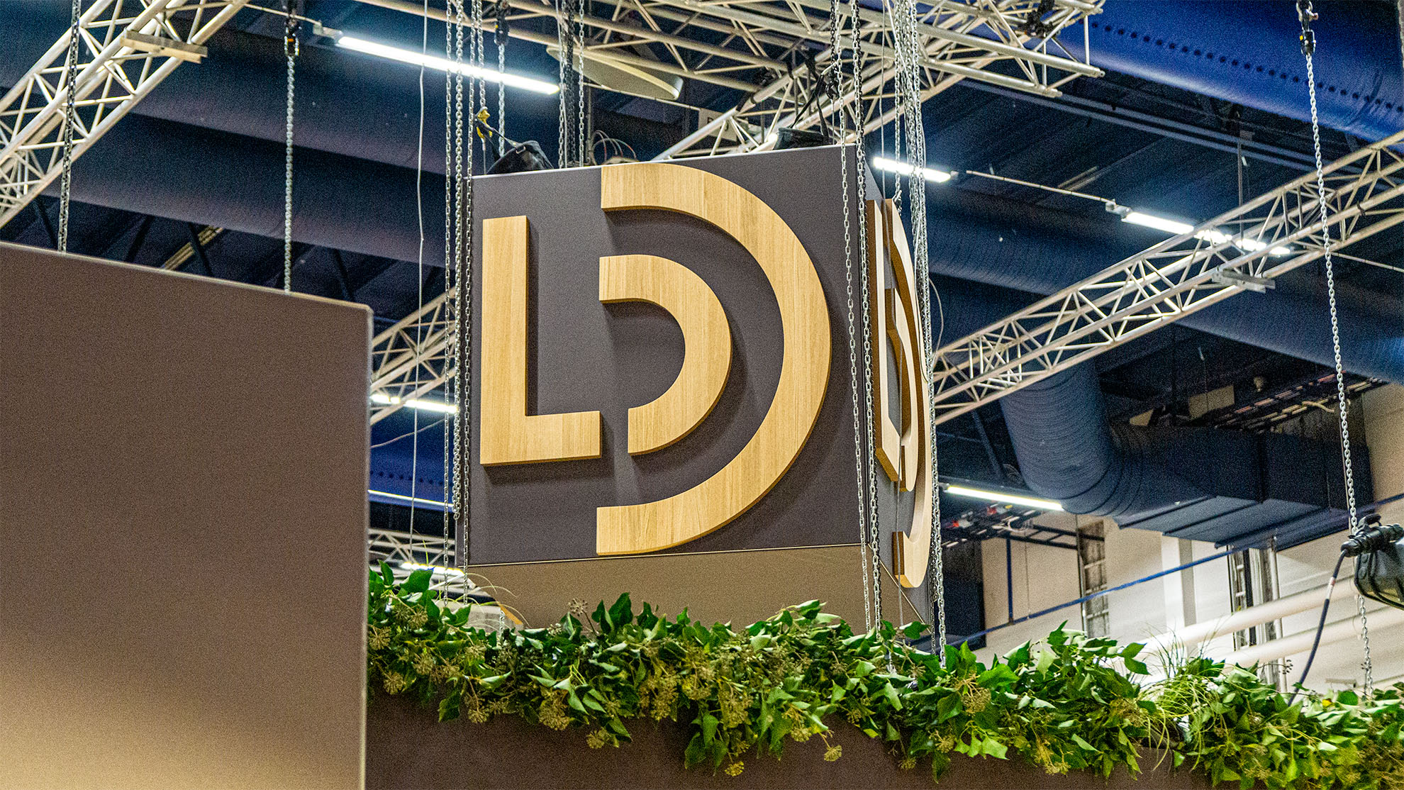 Logo Würfel am Messestand Stockholm
