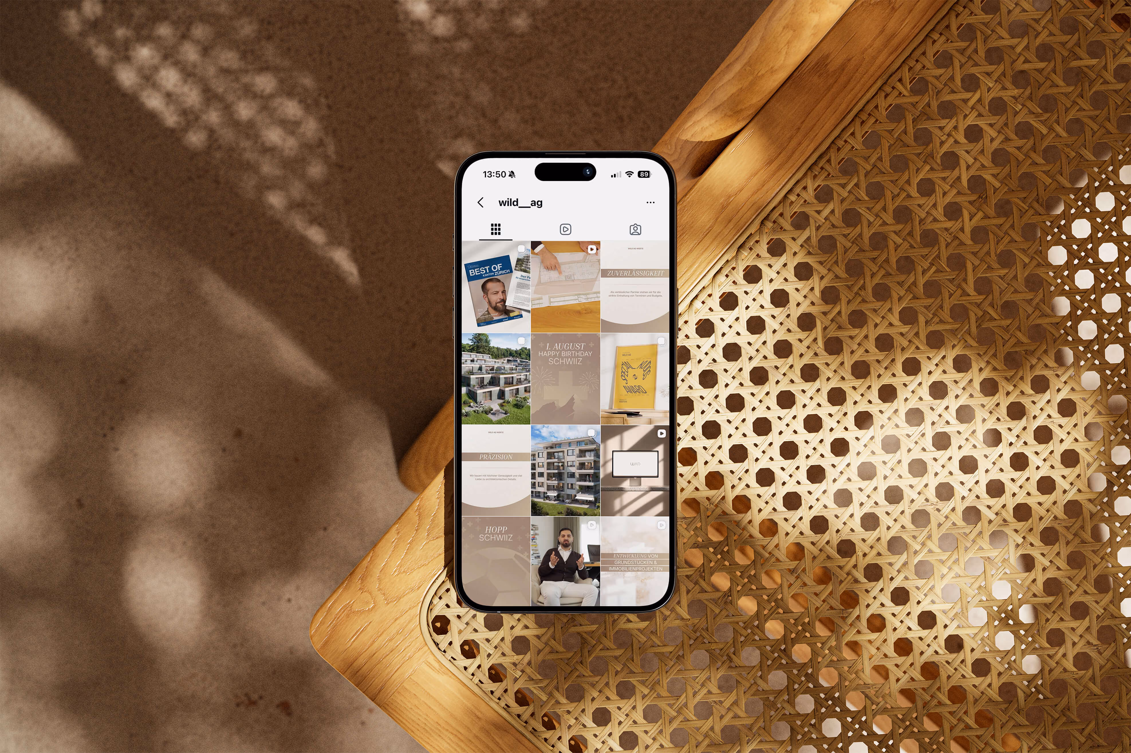 Instagram-Grid-Design für die Marke Wild AG auf einem Smartphone-Bildschirm