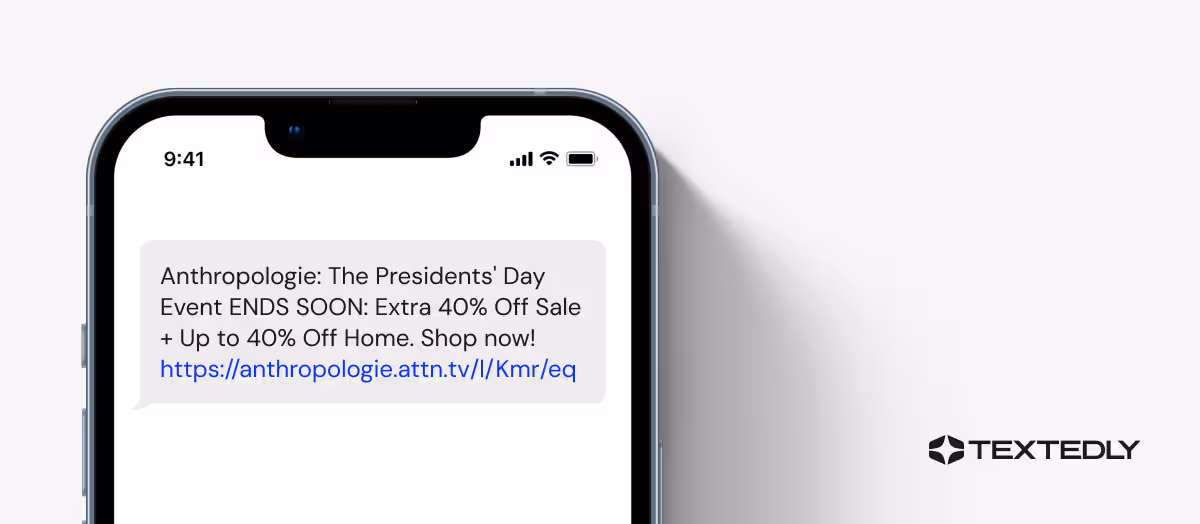 A holiday sale SMS marketing example from Mumu.