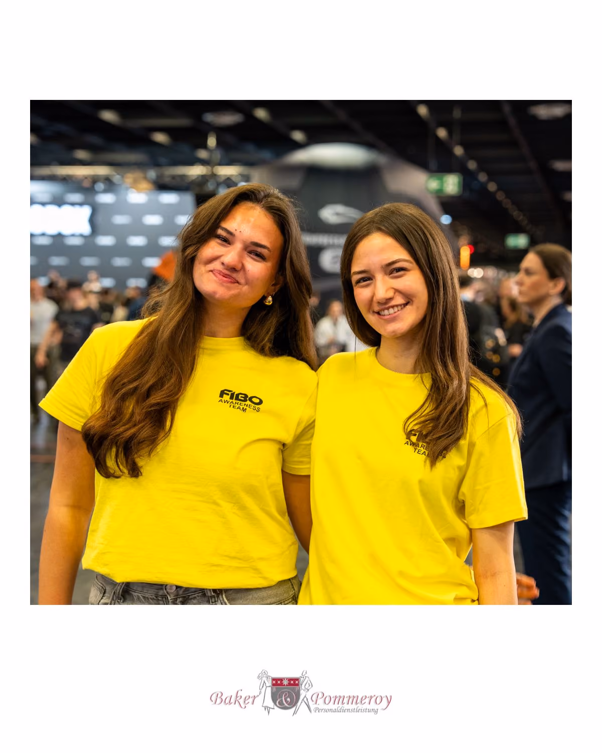 Zwei Awareness Mitarbeiterinnen auf einem Event