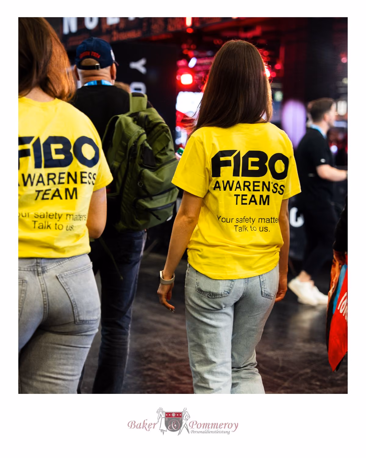 Awareness Mitarbeiterin auf der Fibo in Köln