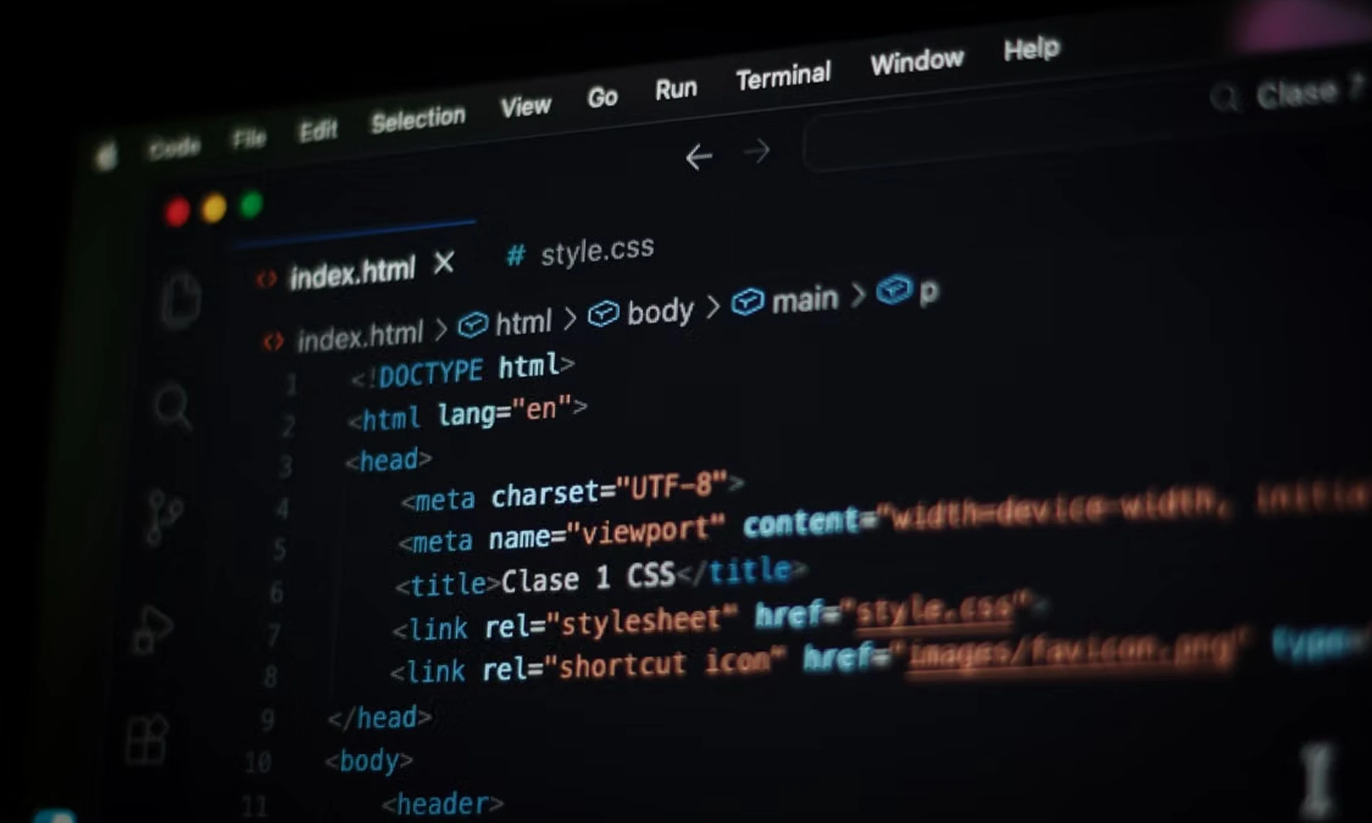 Modern CMS alapú vállalati weboldal szerkesztése és reszponzív optimalizálása