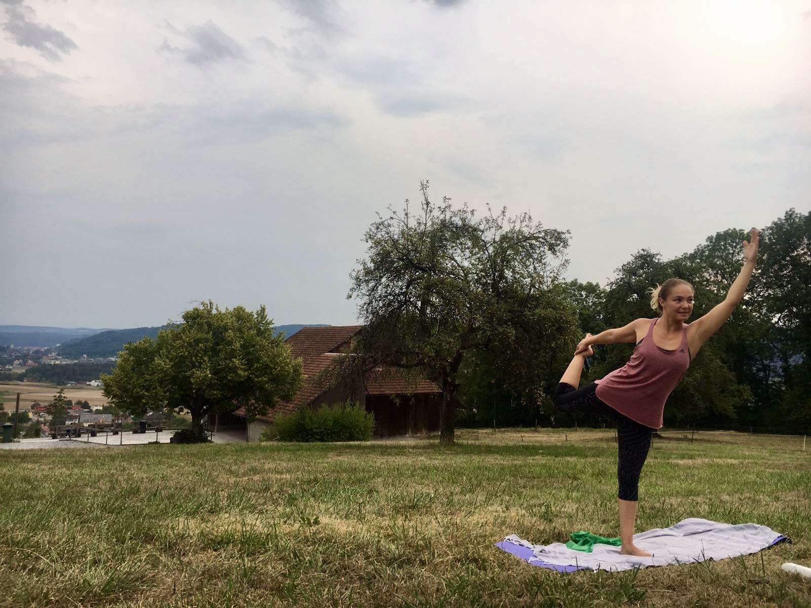 Yoga und Pilates mit Daniela Hodel in Neftenbach bei Winterthur
