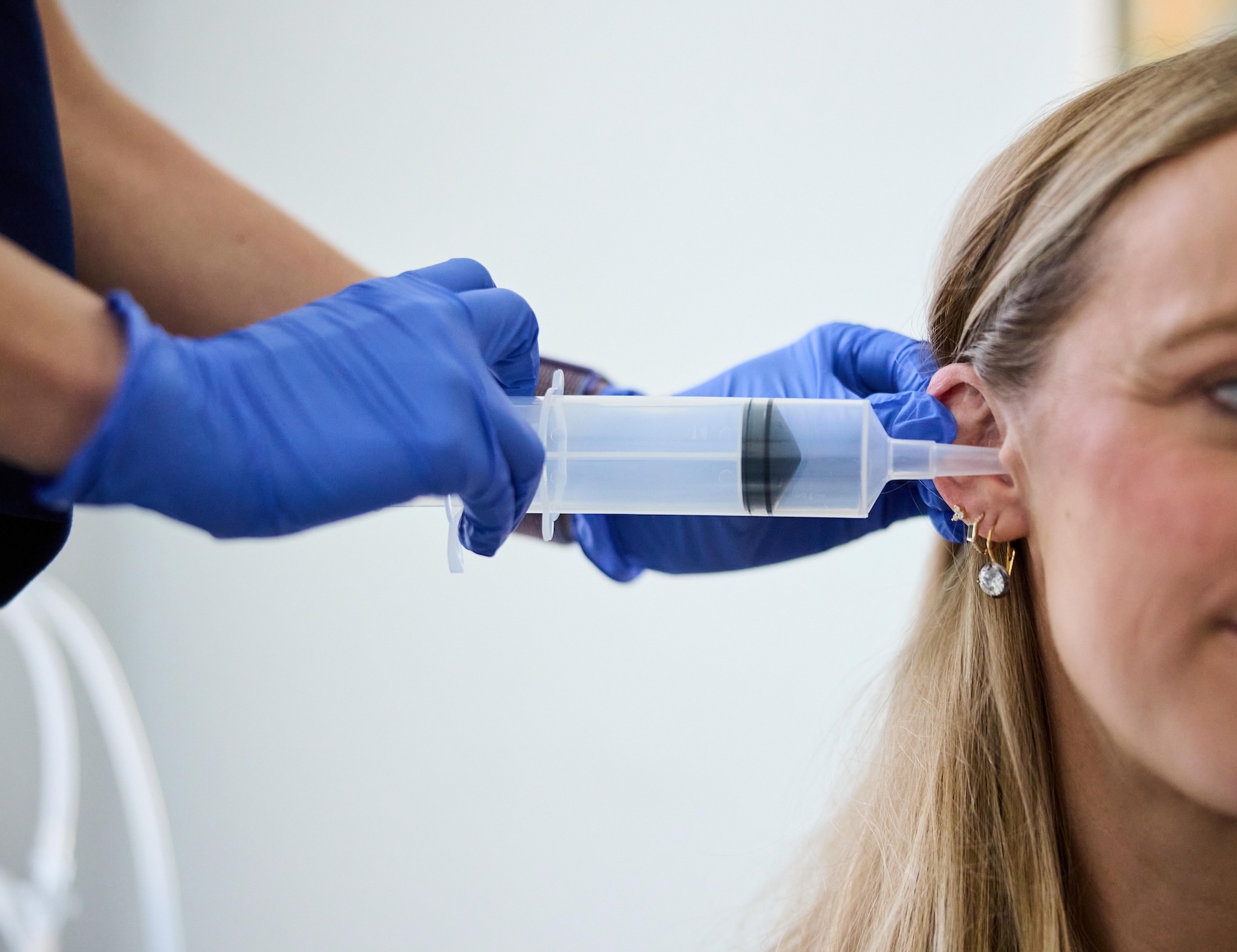 woman receives ozone insufflation treatment