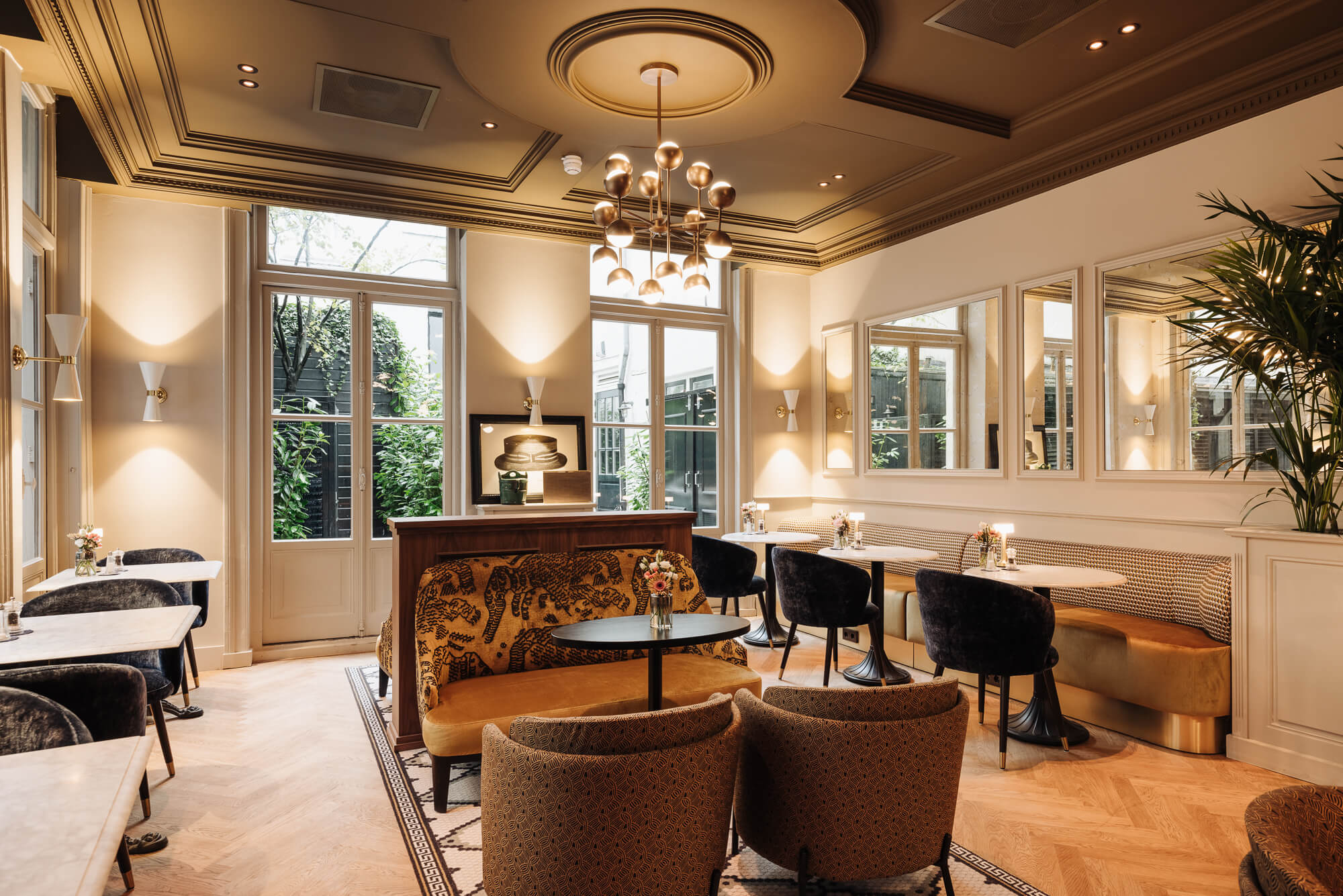 Luxury living room interior design at Hotel 717 Amsterdam by HIP Studio