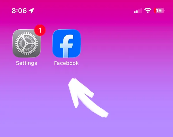 Settings and Facebook app icons on home screen
