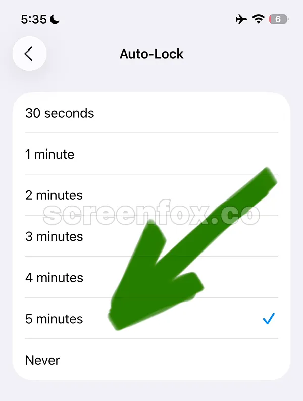 Auto-Lock screen time options on iPhone showing 30 seconds, 1, 2, 3, 4, 5 minutes and Never — 5 minutes currently selected