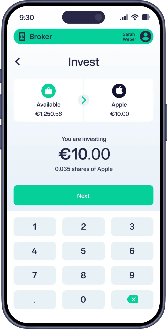 Investment app screen showing €10 invested in 0.035 shares of Apple with a numeric keypad to enter amount.