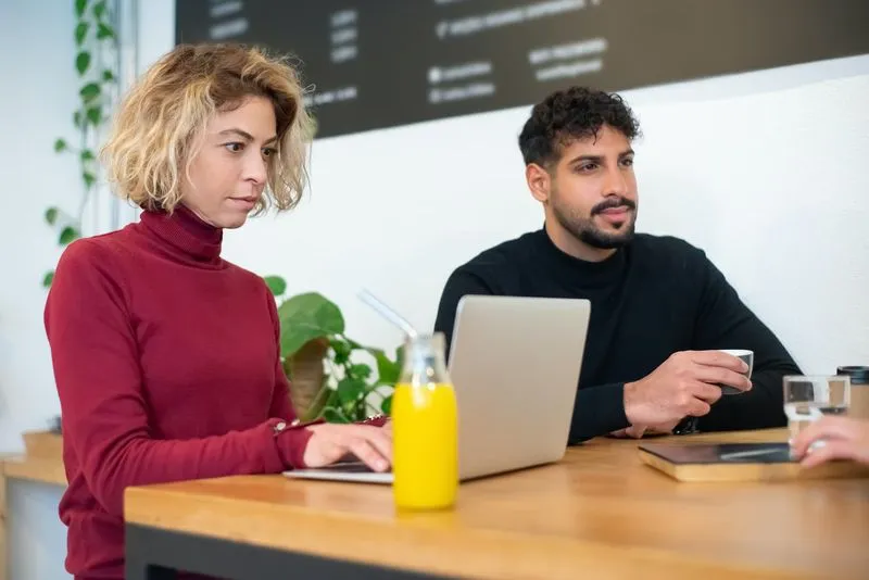 Fiche Métier - Commercial sport : salaire, rôle, étude