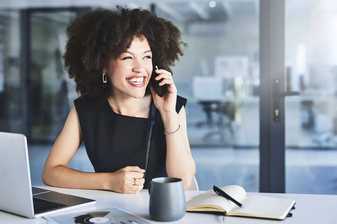 Une sales qui augmente l'efficacité de sa prospection grâce aux meilleurs outils