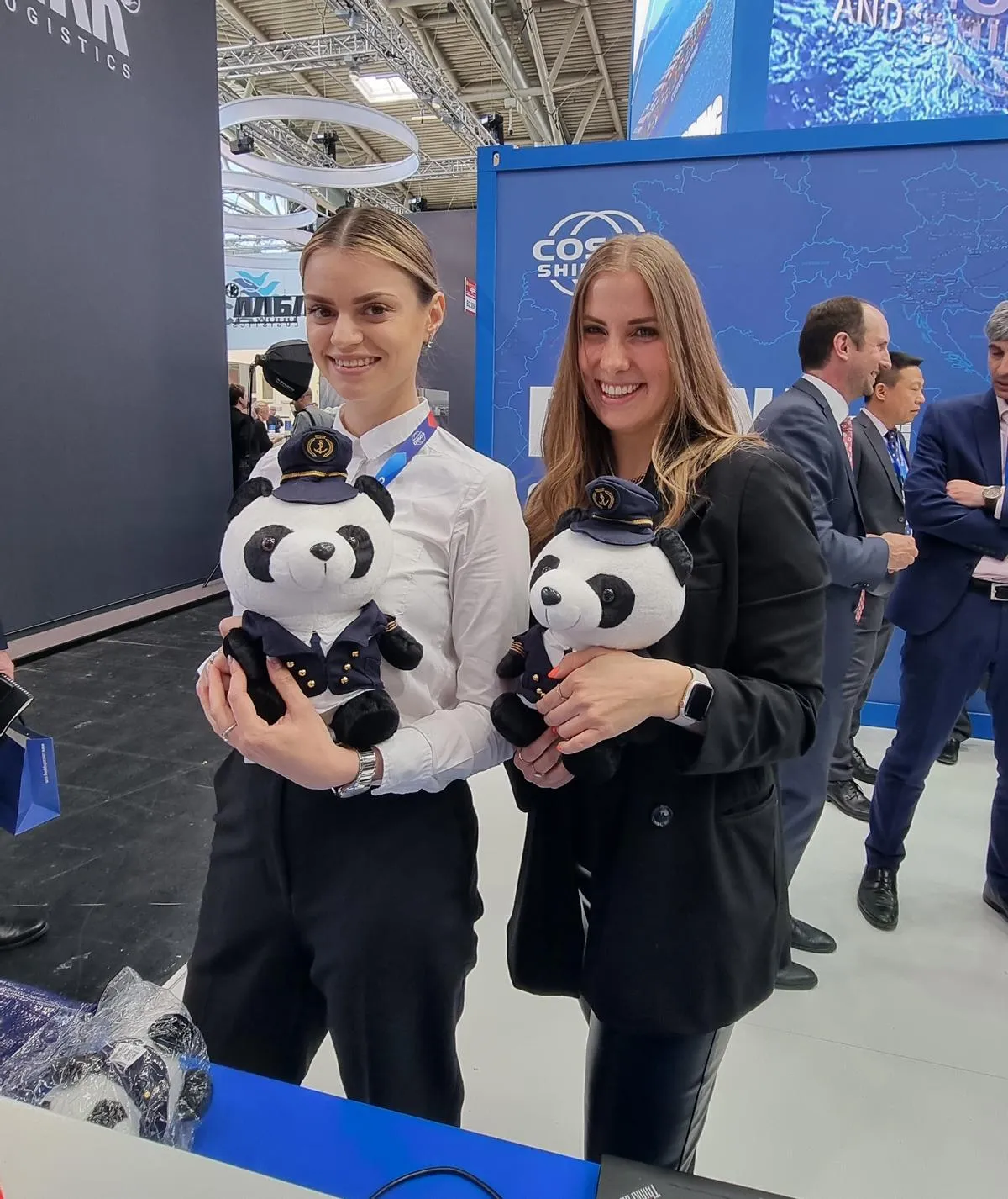 Messepersonal von eventas bei einem Standeinsatz – qualifizierte Hostessen und Promoter