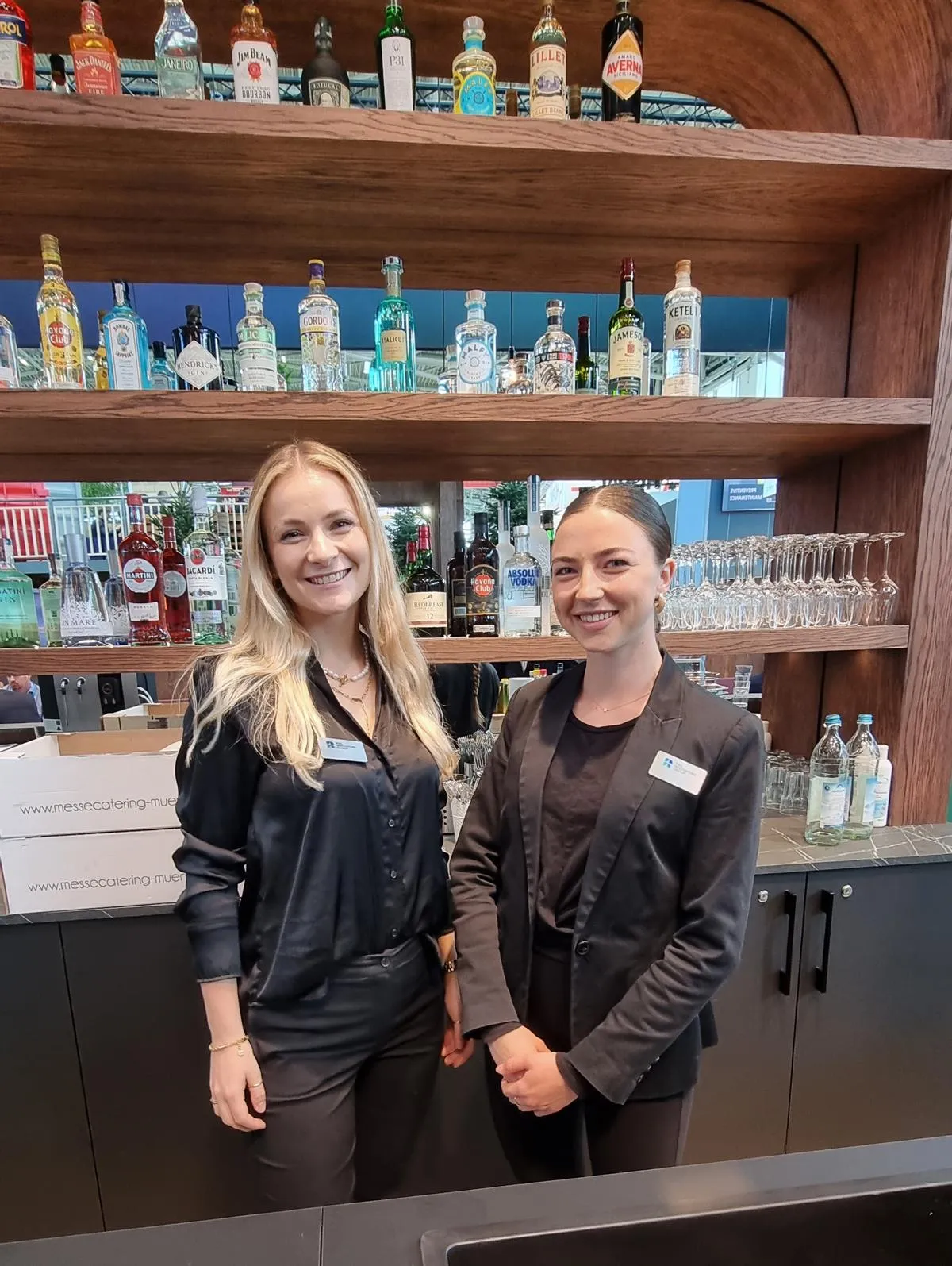 Servicekräfte auf der EMO Hannover – professionelles Eventpersonal für Industriemessen von eventas