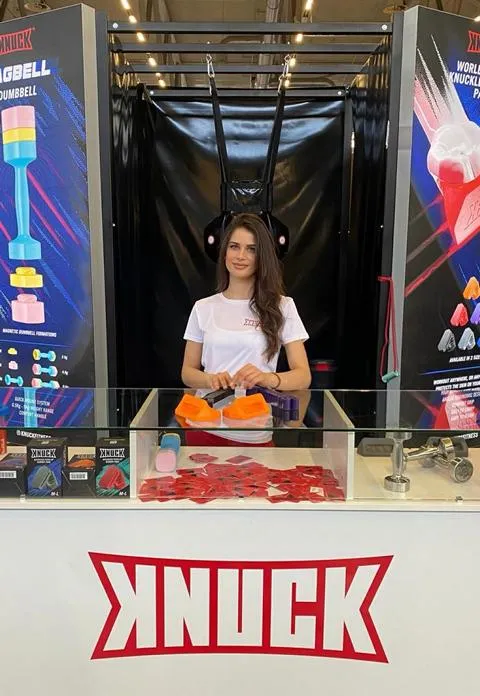 Multilingual hostesses at an international trade fair – professional exhibition staff by eventas Germany