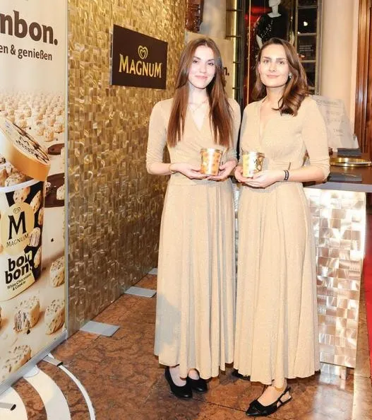 Promoterinnen für Magnum bei einer Sampling-Aktion – Promotion Personal von eventas
