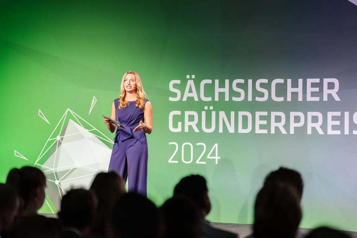 Janine Mehner hosting the Saxon Founders Award 2024
