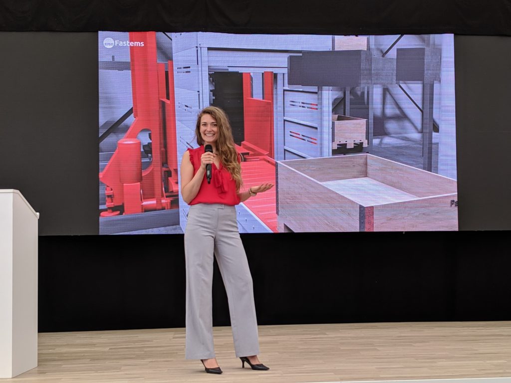 Sarah Dydymski – Host & MC