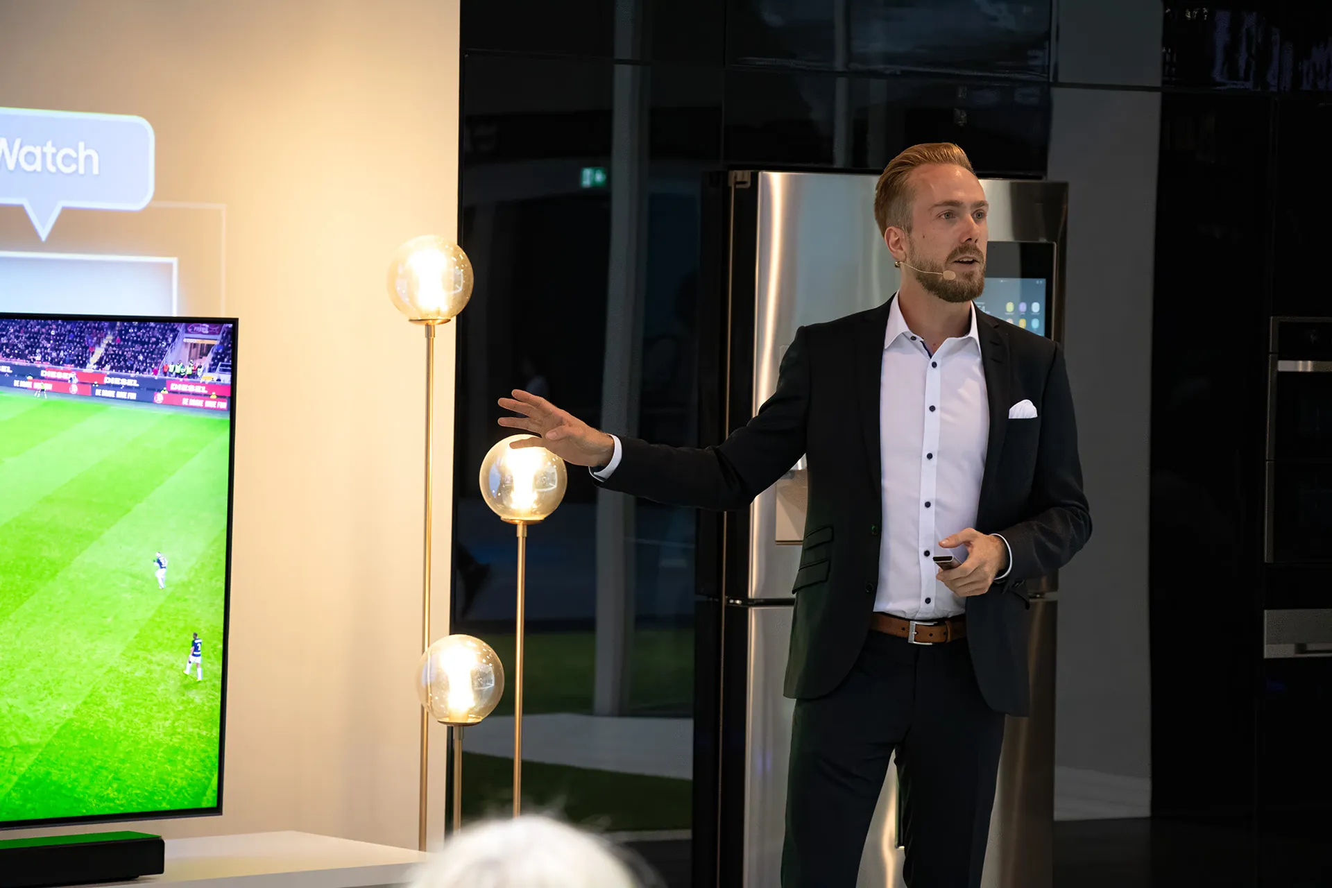 Felix Uhlig moderiert auf der IFA