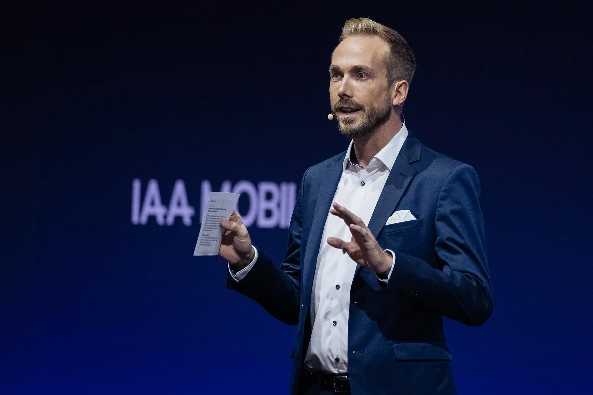 Felix Uhlig moderiert die IAA Mobility