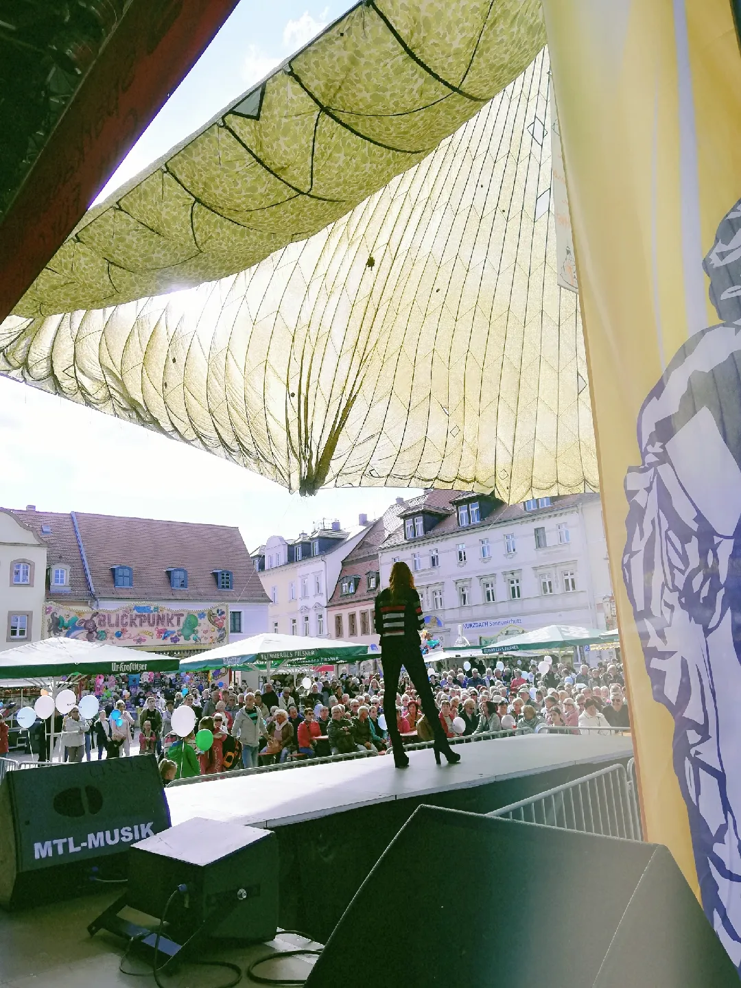 Lisa Smaragd hosting a city event
