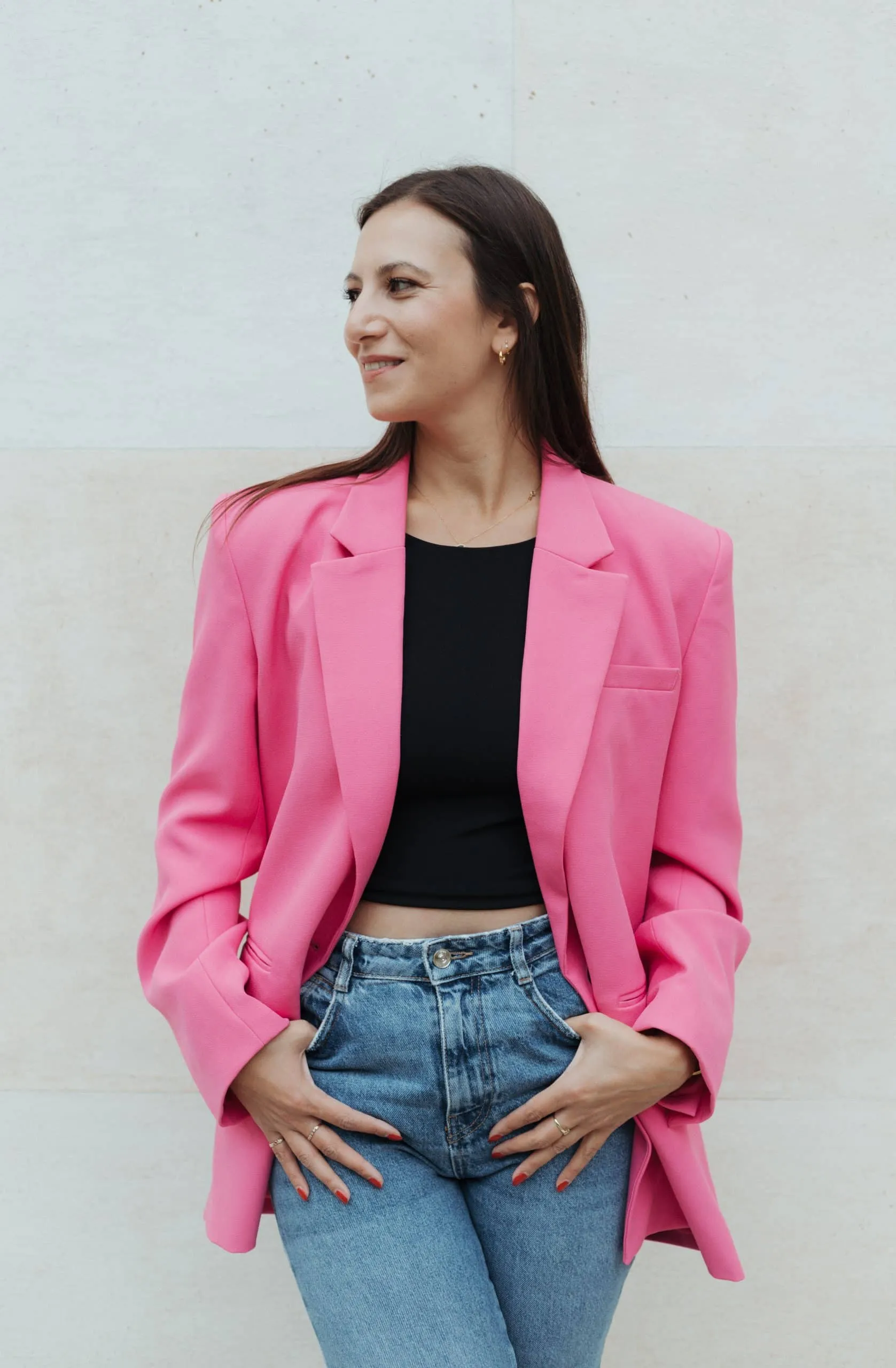 Angelica Suri Moderatorin