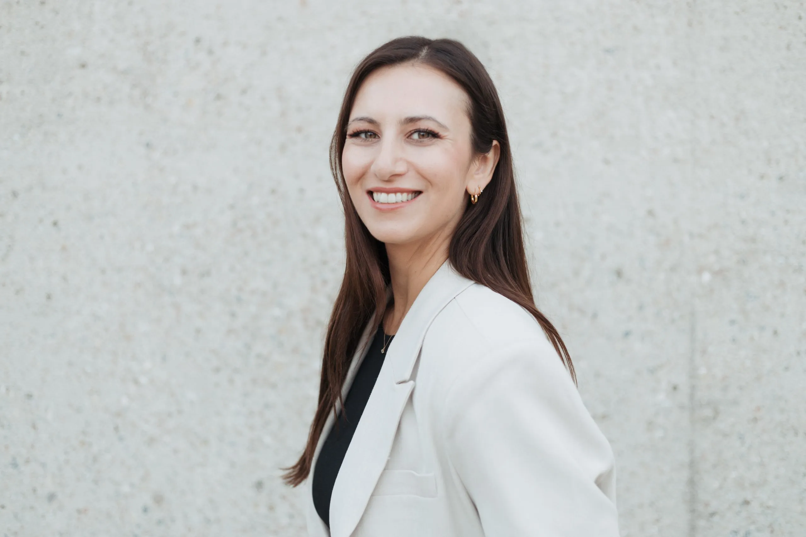 Angelica Suri Moderatorin