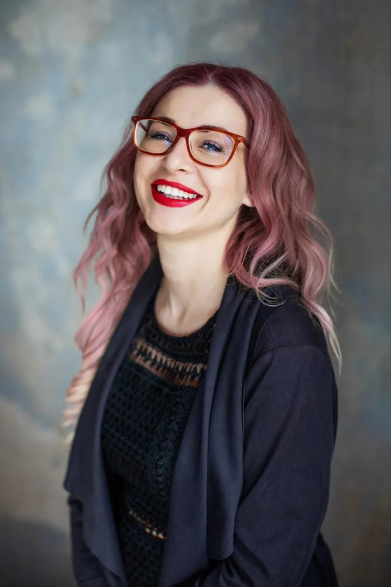 Vanelynn Gorek – portrait of the host