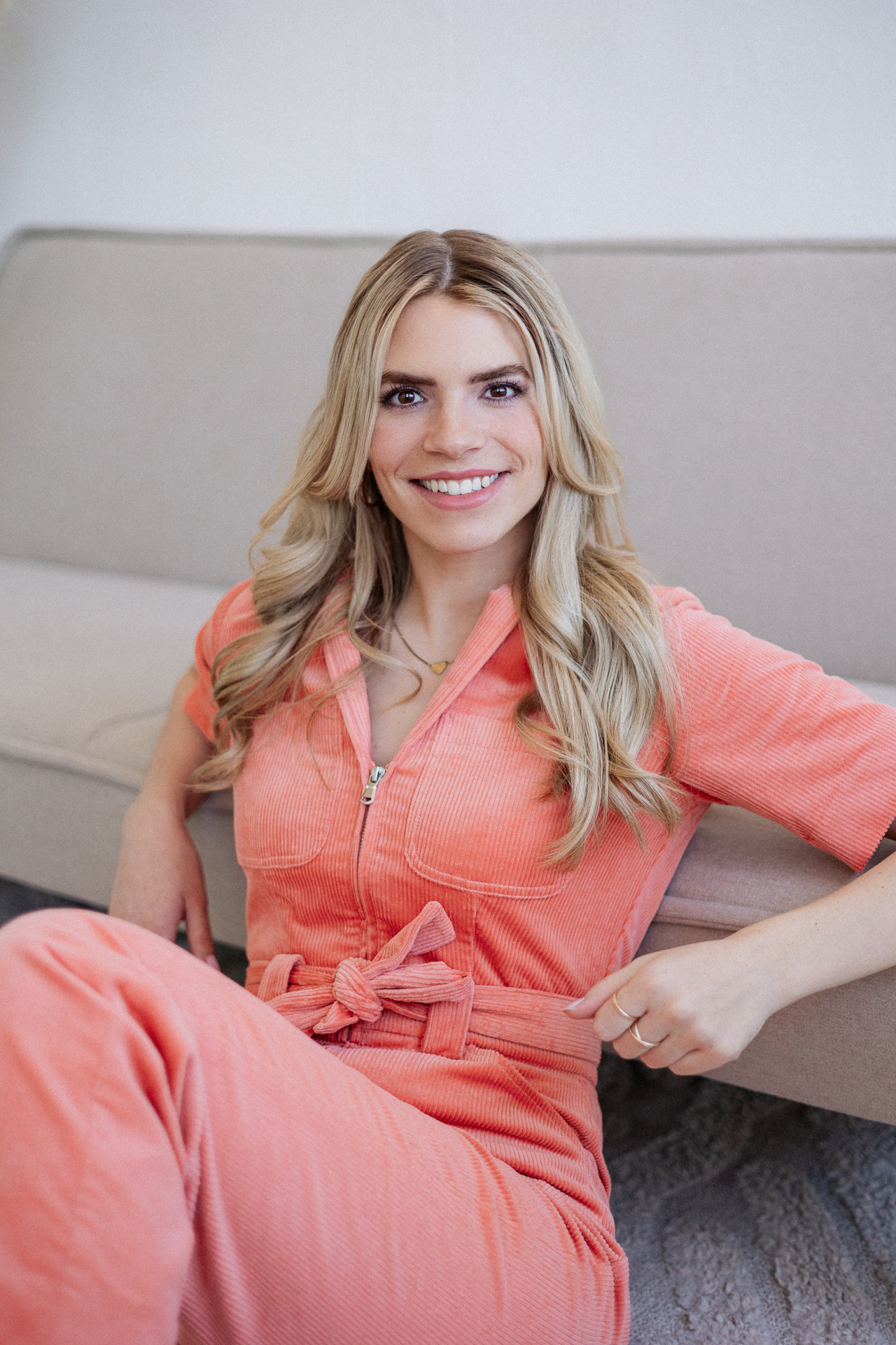 Sina Stinshoff – presenter, conference host and journalist based in Berlin