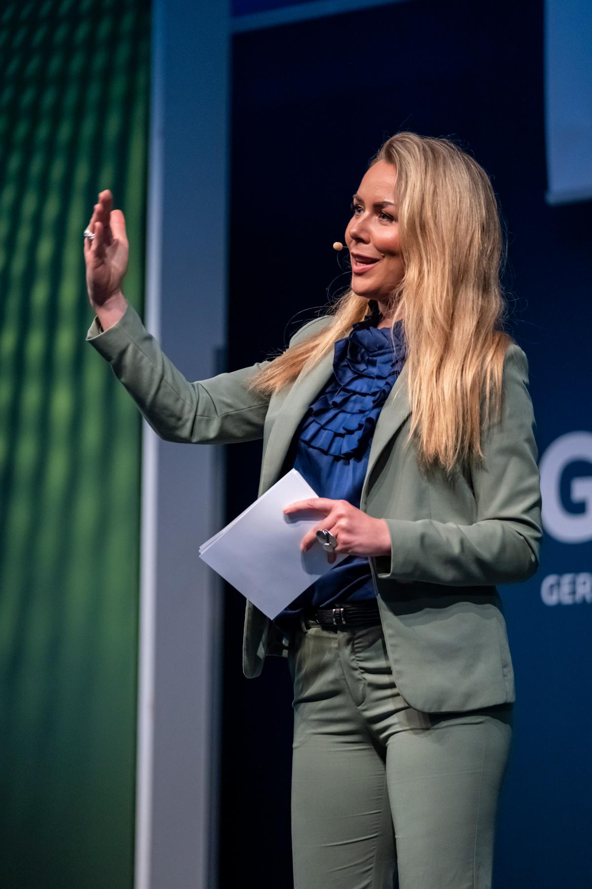 Dr. Ines Marbach on stage