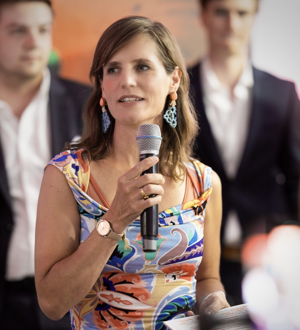 eventas Moderatorin Juliane Langer