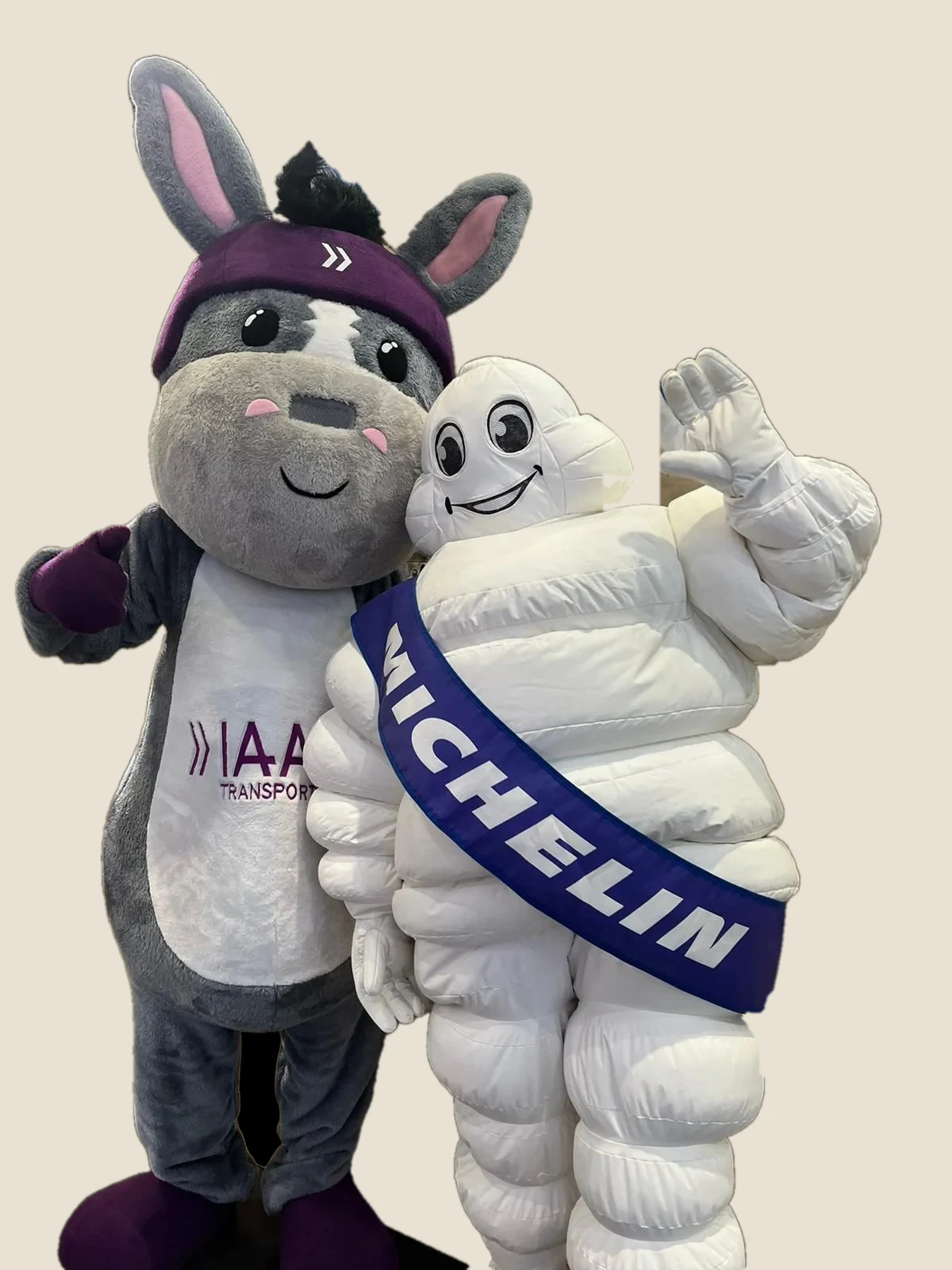 Michelin-Männchen und Esel-Maskottchen als Walking Act – Messe-Maskottchen von eventas
