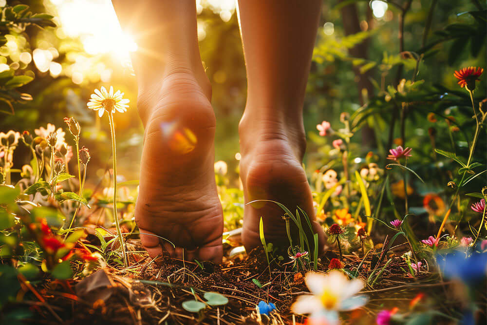 Barfuß durch die Natur gehen und neue Balance für eine bewusste gesunde Lebensweise finden