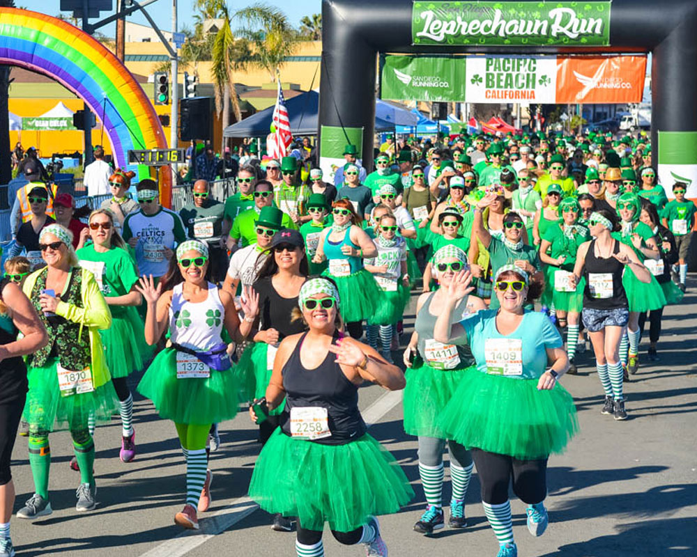 Crowd of runners at San Diego Running Company Leprechaun Run