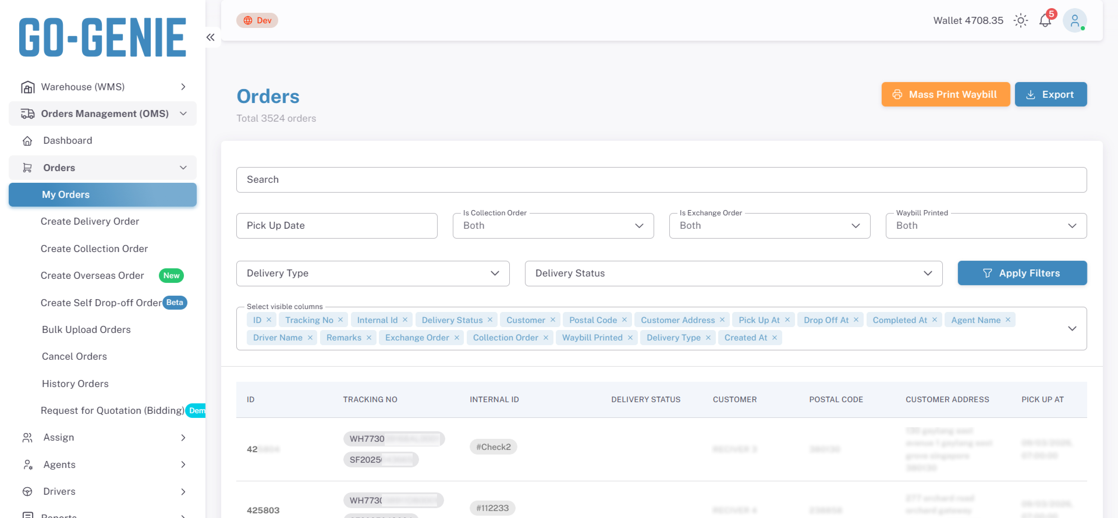 Go-Genie order management interface showing filters, visible columns selection, and a list of orders with details like ID, tracking number, internal ID, delivery status, customer, postal code, customer address, and pick up date.