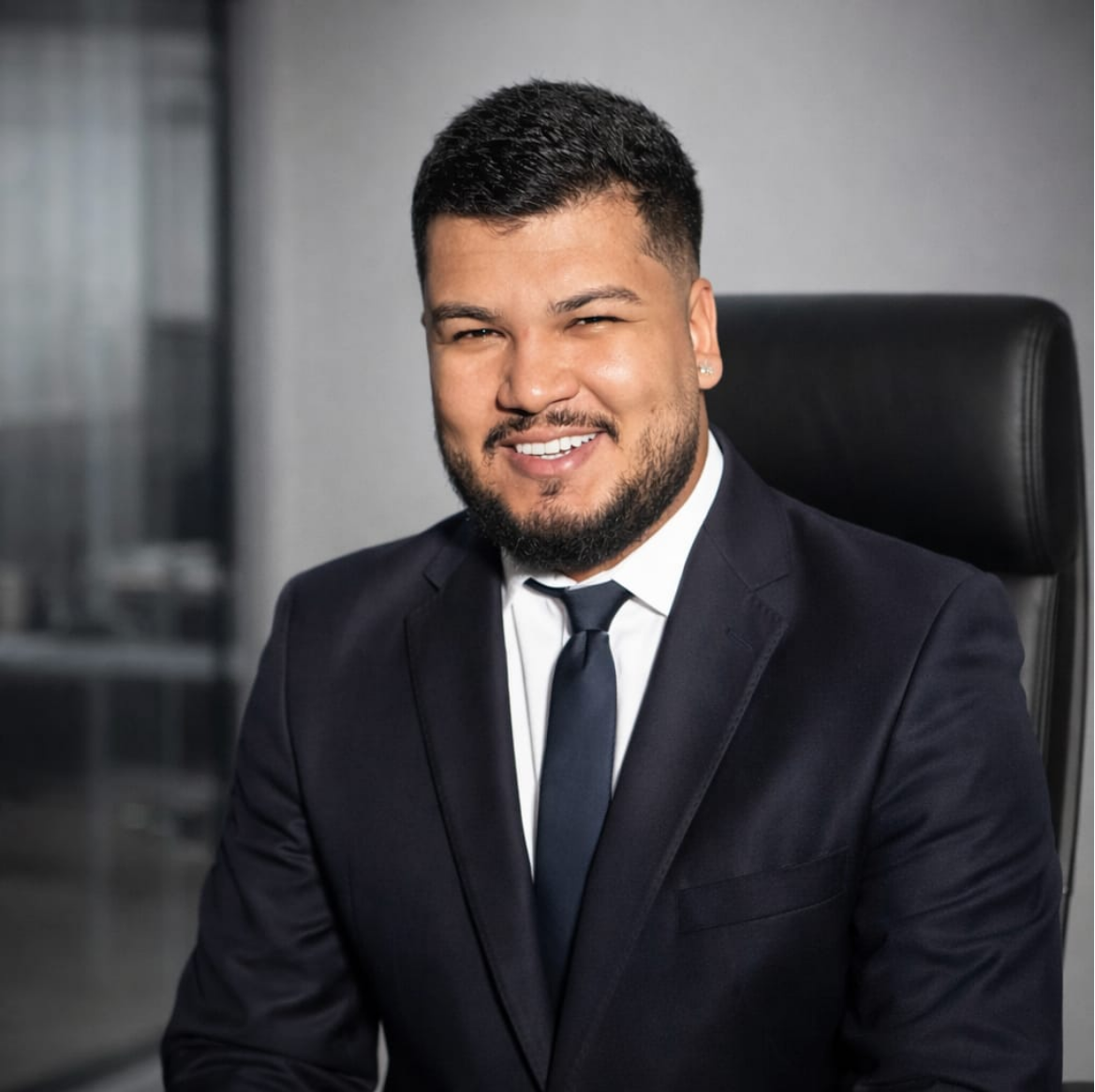 <subject>[headshot] image of customer (for a real estate tech)</subject>