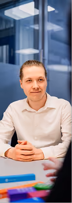 Mitarbeiter eines mittelständischen Unternehmens im Beratungsgespräch