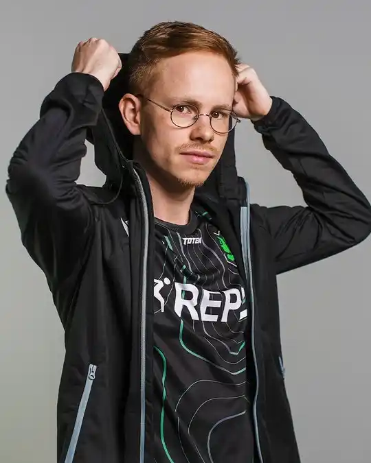 JsavageW streamer agence gaming