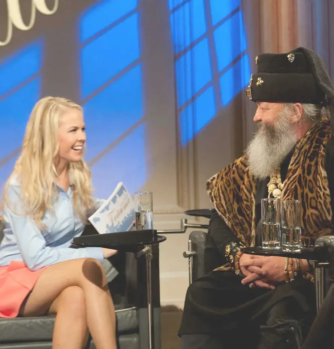 ARDEinsPlus Talkshow-Moderation mit Gast Bernd Heidelbauer