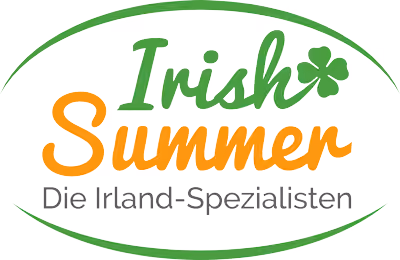 Logo mit dem Text 'Irish Summer' in Grün und Orange mit einem Kleeblatt und dem Untertitel 'Die Irland-Spezialisten'.