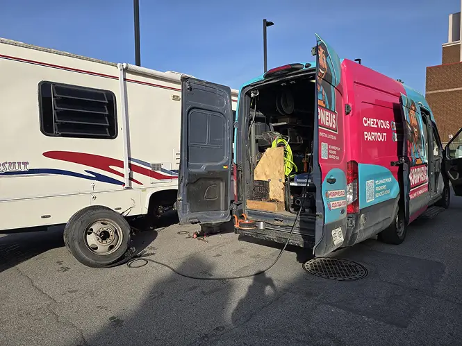Mobipneus, réparation de pneus VR à domicile sur la Rive-Sud de Montréal