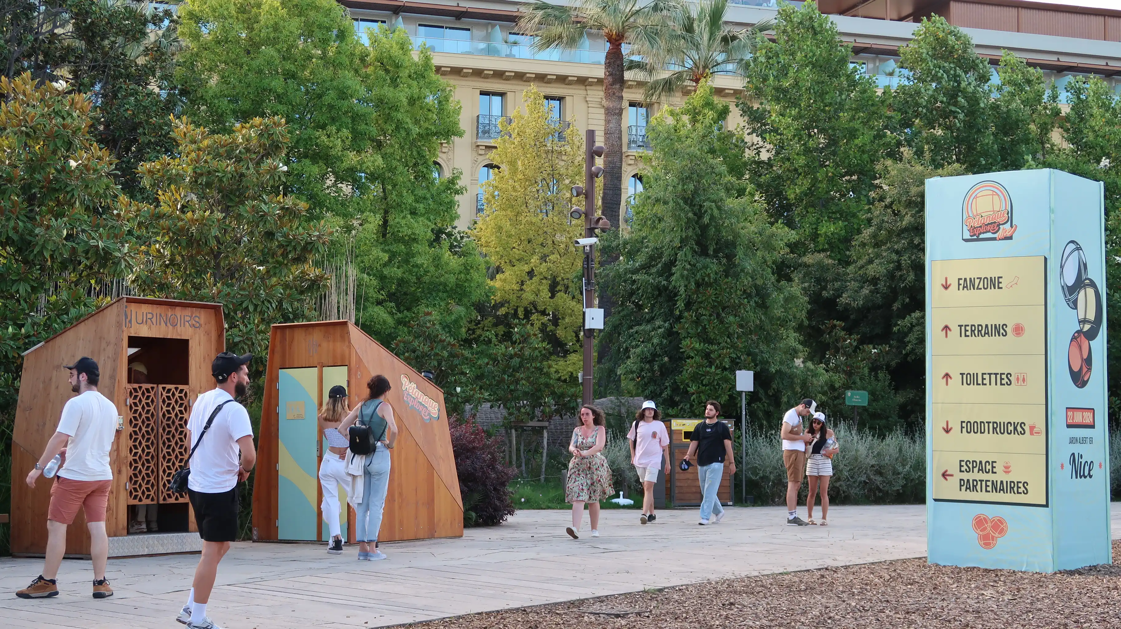Toilettes sèches personnalisées pour les Jardin Sonores