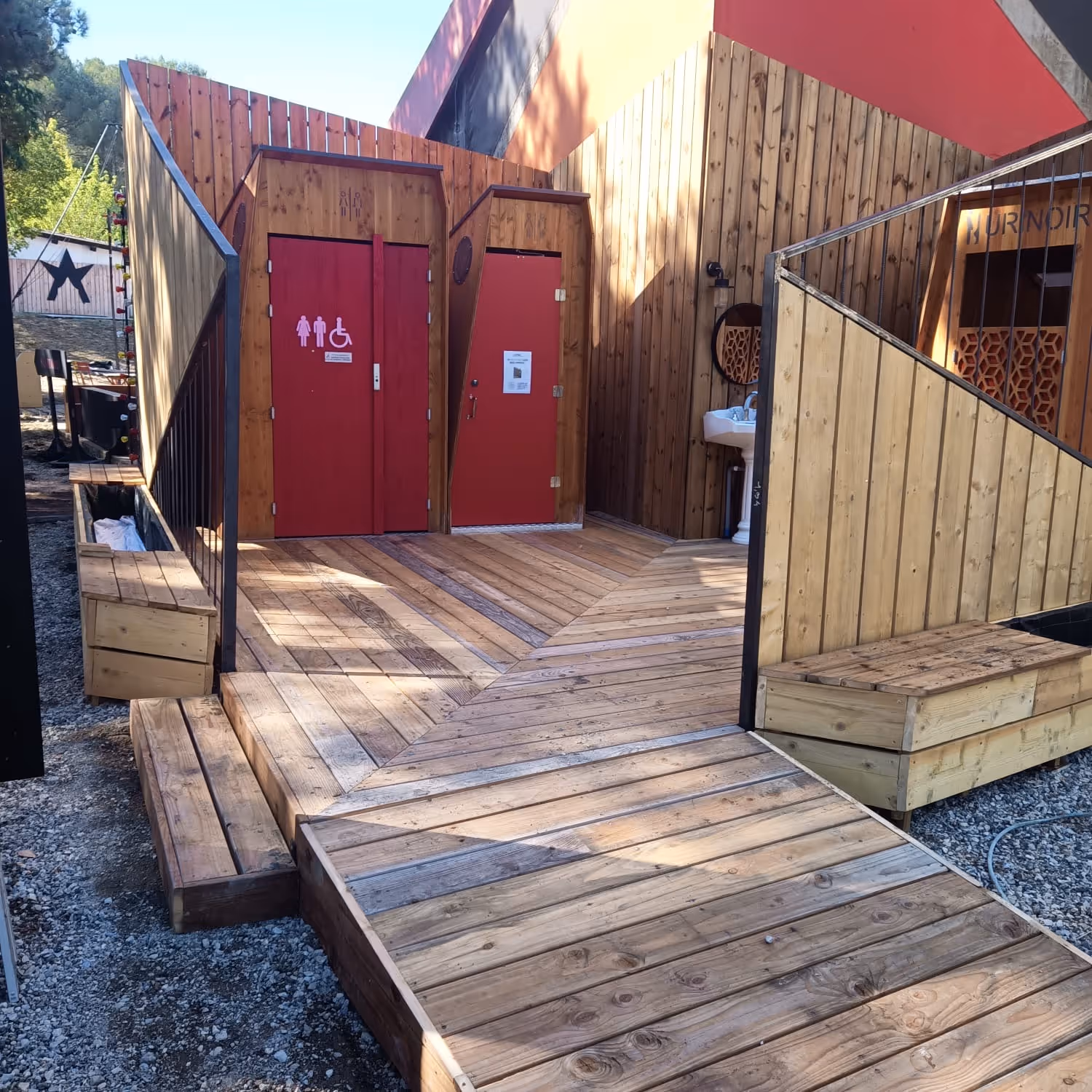 Toilettes sèches Lovely Toilettes