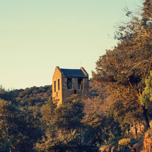 Vue du cloché de prieuré de Serrabone